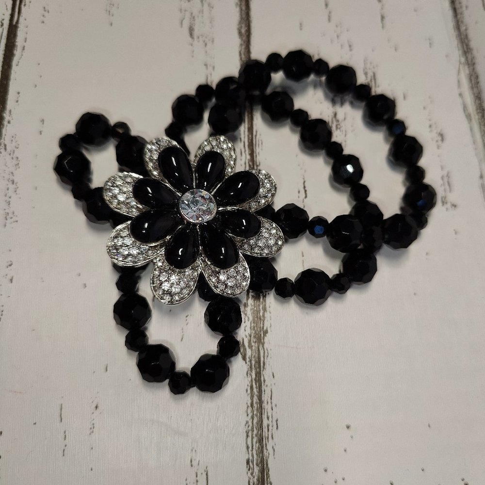 Flower bracelet - Picture 1 of 1